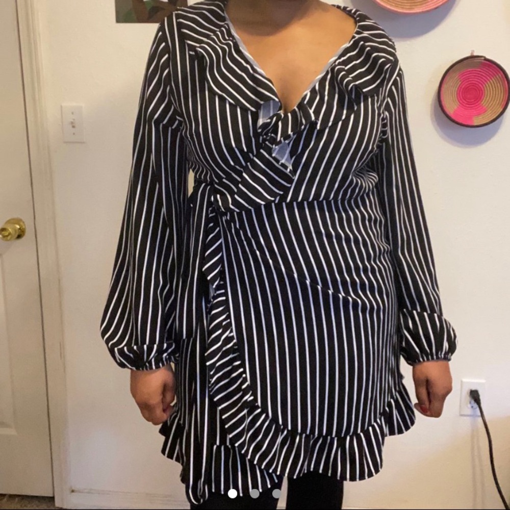 ♠️ 🤍 Violá striped wrap dress ♠️ 🤍